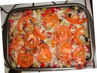 М'ясо рагу з перцем, помідорами та баклажанами
