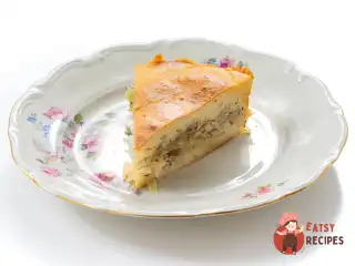 Заливний пиріг на кефірі з капустою.