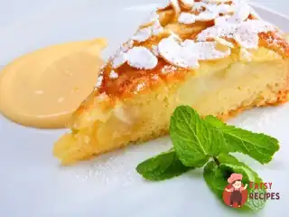 Мигдальний пиріг з персиками