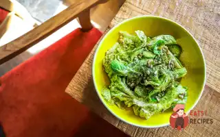 Салат З Брюссельською Капустою Та Соусом Каррі.
