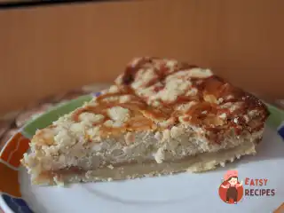 Листковий пиріг з яблуками та сиром