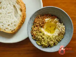 Рієт із судака з тапенадом з оливок