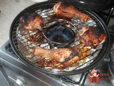 Курячі стегенця на сковороді гриль