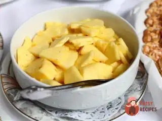 Ананасовий салат