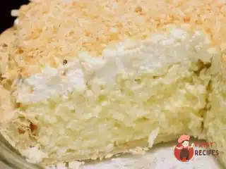 Кокосовий пиріг з вершками