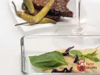 Діп з білої квасолі з тютюну