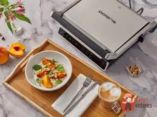 Смажені персики з йогуртом