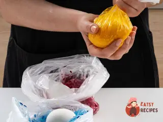 Крок 5: Фарбовані яйця в рисі