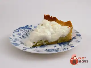 Яблучний пиріг з вершками