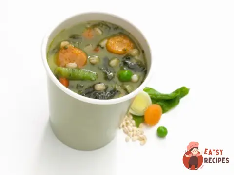 Бульйон з корінням та зеленню