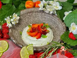 Творожне хмара з ягодами