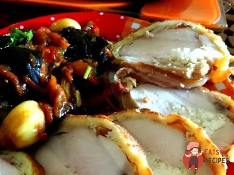 Курячі грудки, фаршировані рокфором, з медом