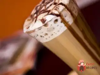 Крижана карамельна кава