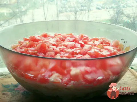 Салат з куркою та маринованими грибами