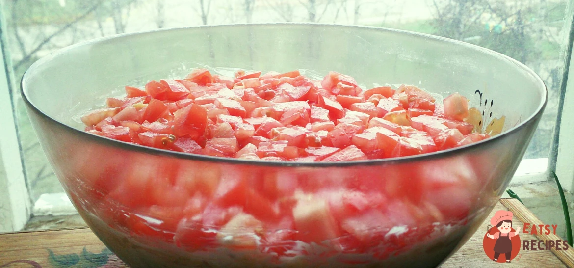 Салат з куркою та маринованими грибами