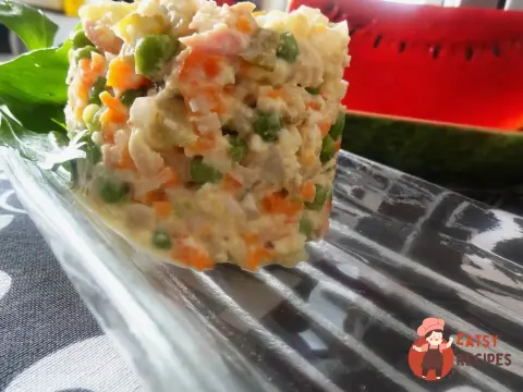 Салат олів'є з кольрабі