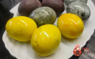 Яйця, Фарбовані Куркумою