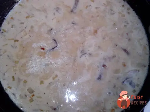 Гриби в сметанному соусі з прованськими травами