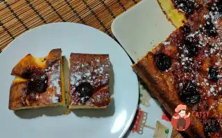 Проста запіканка з домашнім варенням