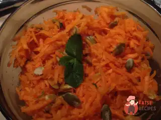 Морквяний салат із пряною заправкою