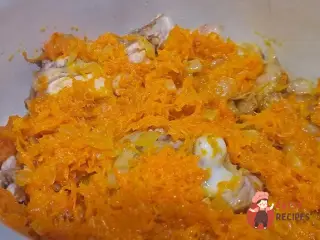 Крок 8: Курка, тушкована з морквою та гарбузом