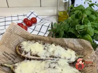 Баклажани з фаршем та сиром