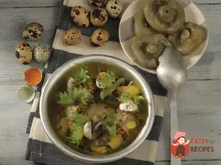 Теплий салат з цибульною картоплею та білими груздями