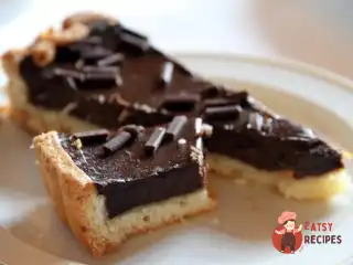 Торт з мигдального тіста з шоколадним ганашем