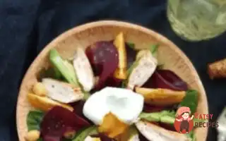 Салат З Печеним Буряком, Курячою Грудкою Та Яйцем Пашот