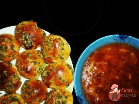 Пампушки з часниковим соусом до борщу