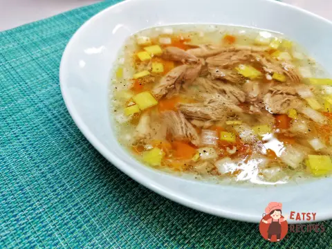 Качиний суп з цибулею та морквою