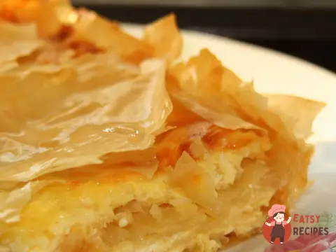 Банниця (слойковий болгарський пиріг)