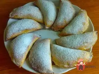 Тістечка з сирно-банановою начинкою