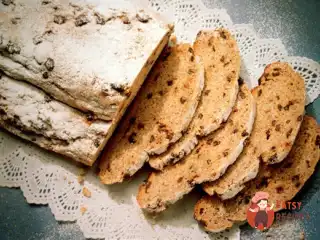 Швидкий хліб з інжиром та фундуком