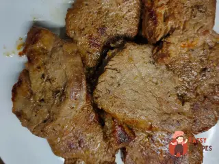Крок 4: Медальйони з яловичої вирізки в медово-гірчичному соусі з лимонним перцем