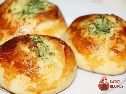 Часникові булочки із зеленню