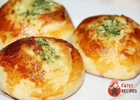 Часникові булочки із зеленню