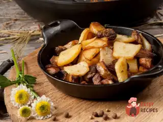 Картопля смажена з білими грибами