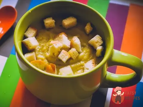 Гороховий крем-суп із часниковими грінками