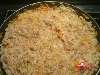 Тушенька з гречкою