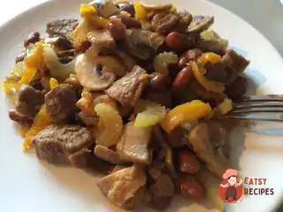 Яловичина з імбиром, квасолею, овочами та грибами