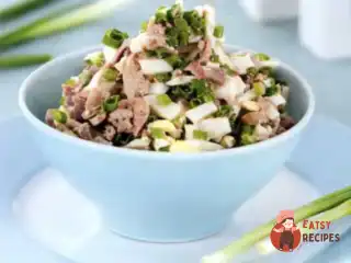 Салат з яєць та курячих потрішок