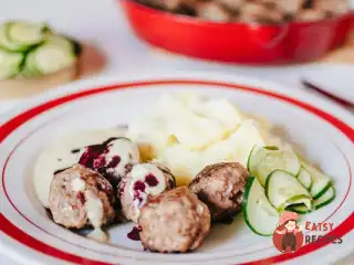 Пюре із фрикадельками IKEA