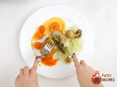 Котлети із кролика з кабачками