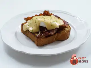 Яйця бенедикт