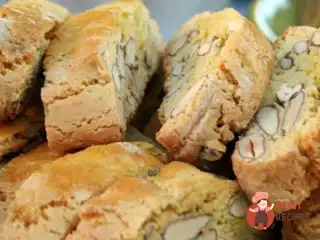 Кантуччі з лимонною цедрою