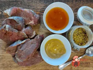 Крок 1: Медальйони з яловичої вирізки в медово-гірчичному соусі з лимонним перцем