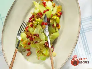 Весняна капоната з оливками та гранатом.