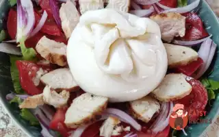 Салат З Бурратою, Помідорами Та Куркою