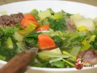 Щи зелені зі шпинату та щавлю